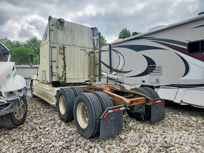 Drugie zdjęcie samochodu z przodu: 2006 FREIGHTLINER CST120 SEMI TRUCK VIN:1FUJBBCK86LU40264 - miniatura