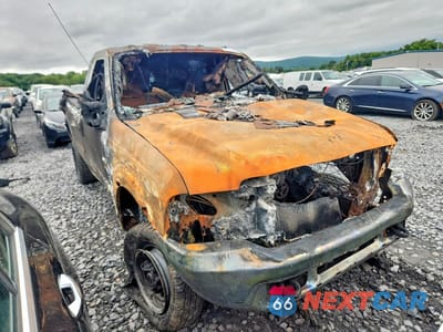 Czwarte zdjęcie samochodu z boku: 2003 FORD F250 SUPER DUTY VIN:1FTNF21L33EC82442 - miniatura