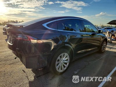 Trzecie zdjęcie samochodu z tyłu: 2017 TESLA MODEL X VIN:5YJXCAE28HF060238 - miniatura