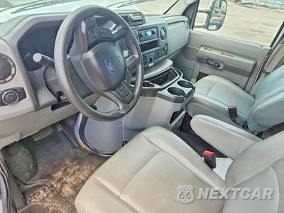 Zdjęcie 8 z 13 samochodu: 2023 FORD ECONOLINE E350 SUPER DUTY CUTAWAY VAN VIN:1FDWE3FN7PDD03470 - miniatura