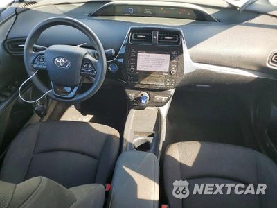 Zdjęcie 8 z 13 samochodu: 2021 TOYOTA PRIUS L ECO VIN:JTDKAMFU3M3131693 - miniatura
