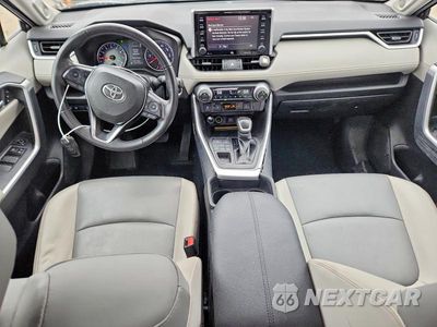 Zdjęcie 8 z 12 samochodu: 2019 TOYOTA RAV4 XLE PREMIUM VIN:2T3A1RFV4KW041660 - miniatura