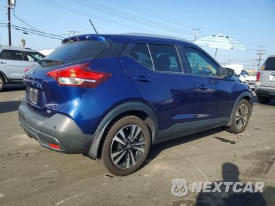 Trzecie zdjęcie samochodu z tyłu: 2020 NISSAN KICKS SV VIN:3N1CP5CV9LL516770 - miniatura
