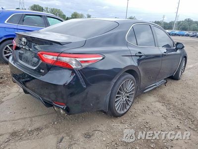 Trzecie zdjęcie samochodu z tyłu: 2019 TOYOTA CAMRY L VIN:4T1B11HK8KU764235 - miniatura