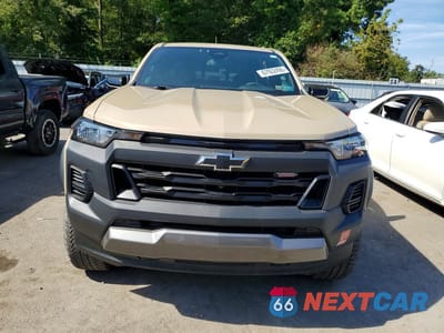 Piąte zdjęcie samochodu w środku: 2024 CHEVROLET COLORADO TRAIL BOSS VIN:1GCPTEEK1R1140093 - miniatura