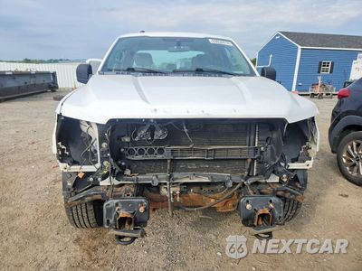 Piąte zdjęcie samochodu w środku: 2019 FORD F150 SUPER CAB VIN:1FTEX1EB3KKD35827 - miniatura