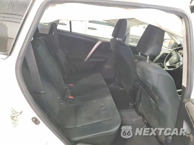 Zdjęcie 11 z 14 samochodu: 2018 TOYOTA RAV4 LE VIN:JTMBFREV8JJ741296 - miniatura