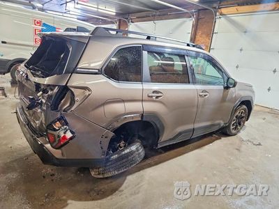 Trzecie zdjęcie samochodu z tyłu: 2025 SUBARU FORESTER PREMIUM VIN:JF2SLDDC8SH530296 - miniatura