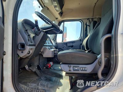 Zdjęcie 7 z 13 samochodu: 2022 FREIGHTLINER BUSINESS CLASS M2 BOX TRUCK VIN:1FVACWFC5NHNC3538 - miniatura
