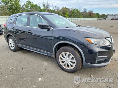 Czwarte zdjęcie samochodu z boku: 2018 NISSAN ROGUE S VIN:KNMAT2MV9JP536497 - miniatura