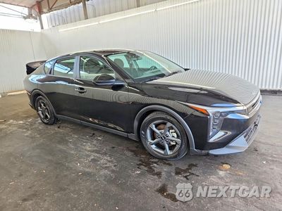Czwarte zdjęcie samochodu z boku: 2025 KIA K4 LXS VIN:3KPFT4DE6SE086505 - miniatura