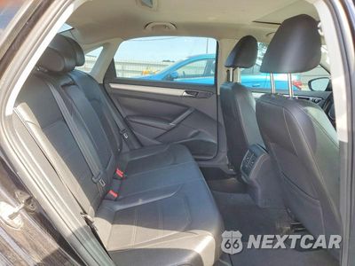 Zdjęcie 10 z 12 samochodu: 2019 VOLKSWAGEN PASSAT WOLFSBURG VIN:1VWLA7A38KC005618 - miniatura