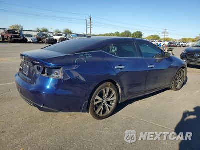 Trzecie zdjęcie samochodu z tyłu: 2017 NISSAN MAXIMA PLATINUM VIN:1N4AA6AP0HC453602 - miniatura