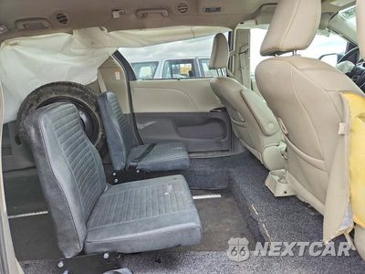 Zdjęcie 10 z 13 samochodu: 2019 TOYOTA SIENNA XLE 8-PASSENGER VIN:5TDYZ3DC7KS995469 - miniatura