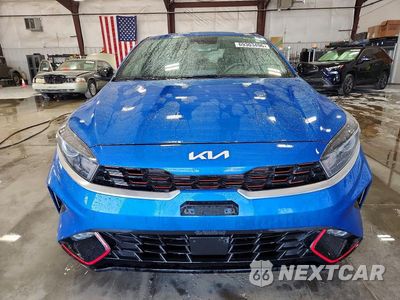 Piąte zdjęcie samochodu w środku: 2023 KIA FORTE GT LINE VIN:3KPF54AD0PE520110 - miniatura