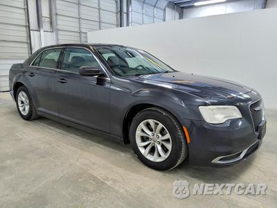Czwarte zdjęcie samochodu z boku: 2015 CHRYSLER 300 LIMITED VIN:2C3CCAAGXFH929823 - miniatura
