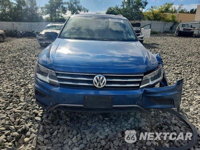 Piąte zdjęcie samochodu w środku: 2019 VOLKSWAGEN TIGUAN S VIN:3VV0B7AX0KM042314 - miniatura