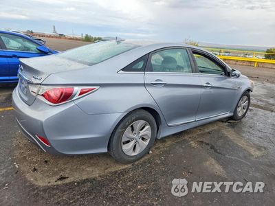 Trzecie zdjęcie samochodu z tyłu: 2015 HYUNDAI SONATA HYBRID BASE VIN:KMHEC4A41FA128686 - miniatura