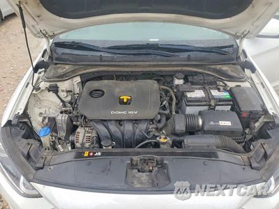 Zdjęcie 11 z 12 samochodu: 2017 HYUNDAI ELANTRA SE VIN:5NPD84LF5HH035570 - miniatura