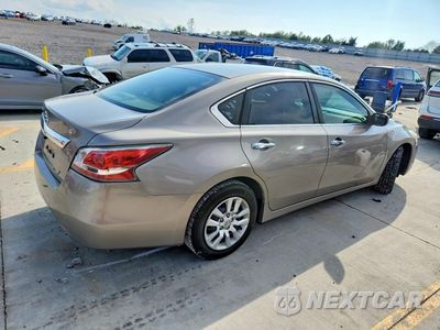 Trzecie zdjęcie samochodu z tyłu: 2015 NISSAN ALTIMA 2.5 S VIN:1N4AL3AP8FN910571 - miniatura