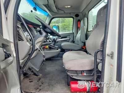 Zdjęcie 7 z 13 samochodu: 2015 KENWORTH T680 SEMI TRUCK VIN:1XKYA48X6FJ462482 - miniatura
