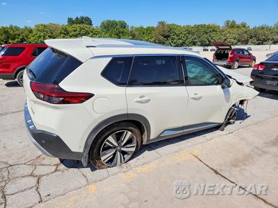 Trzecie zdjęcie samochodu z tyłu: 2021 NISSAN ROGUE PLATINUM VIN:JN8AT3DC9MW103054 - miniatura