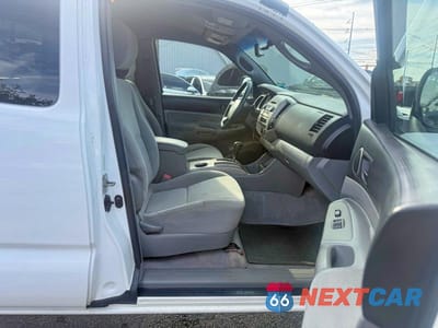 Piąte zdjęcie samochodu w środku: 2006 TOYOTA TACOMA V6 VIN:5TEUU42N66Z195567 - miniatura