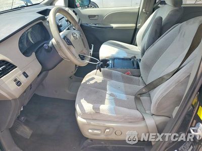 Zdjęcie 7 z 13 samochodu: 2011 TOYOTA SIENNA LE VIN:5TDKK3DC5BS047047 - miniatura