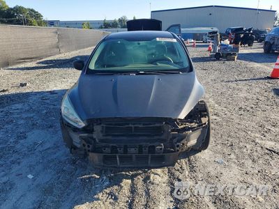 Piąte zdjęcie samochodu w środku: 2017 FORD FOCUS S VIN:1FADP3E26HL219103 - miniatura