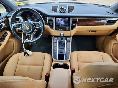 Zdjęcie 8 z 13 samochodu: 2018 PORSCHE MACAN VIN:WP1AA2A52JLB15317 - miniatura