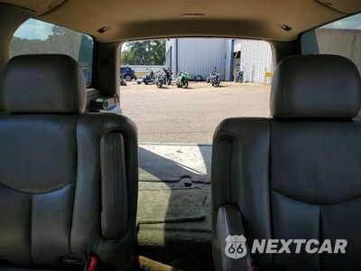Zdjęcie 10 z 14 samochodu: 2003 CHEVROLET SUBURBAN C1500 VIN:3GNEC16Z03G100437 - miniatura