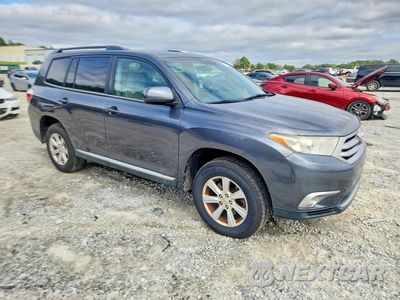 Czwarte zdjęcie samochodu z boku: 2013 TOYOTA HIGHLANDER PLUS VIN:5TDZA3EH9DS046207 - miniatura