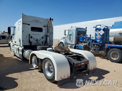 Drugie zdjęcie samochodu z przodu: 2005 VOLVO VN VNL VIN:4V4NC9TK45N394339 - miniatura