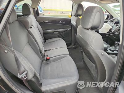 Zdjęcie 11 z 14 samochodu: 2016 KIA SORENTO LX VIN:5XYPG4A3XGG059412 - miniatura