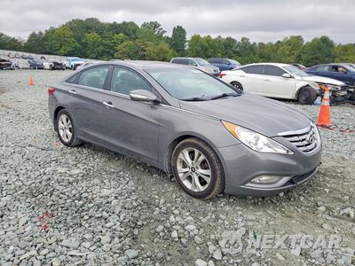 Czwarte zdjęcie samochodu z boku: 2013 HYUNDAI SONATA LIMITED VIN:5NPEC4AC4DH515525 - miniatura