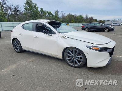 Czwarte zdjęcie samochodu z boku: 2021 MAZDA 3 SELECT VIN:JM1BPAKLXM1402447 - miniatura
