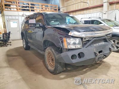 Czwarte zdjęcie samochodu z boku: 2014 CHEVROLET SUBURBAN K1500 LTZ VIN:1GNSKKE71ER225784 - miniatura