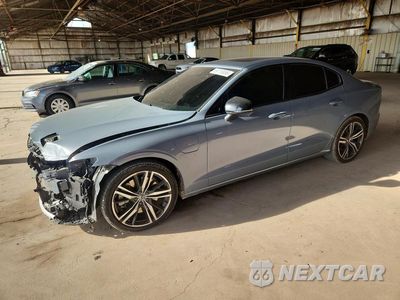 2022 VOLVO S60 T8 RECHARGE R-DESIGN EXPRESSIO 7JRH60FZ3NG193168 - główne zdjęcie licytacji z USA - miniatura
