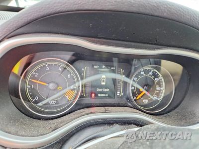 Zdjęcie 9 z 13 samochodu: 2015 JEEP CHEROKEE LATITUDE VIN:1C4PJMCB9FW502575 - miniatura
