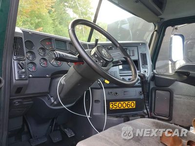 Zdjęcie 8 z 13 samochodu: 2016 MACK CXU613 SEMI TRUCK VIN:1M1AW01X4GM008006 - miniatura