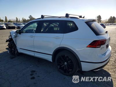 Drugie zdjęcie samochodu z przodu: 2021 VOLKSWAGEN TIGUAN SE VIN:3VV3B7AX3MM031825 - miniatura