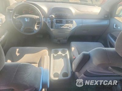 Zdjęcie 8 z 13 samochodu: 2006 HONDA ODYSSEY EX VIN:5FNRL38416B409254 - miniatura