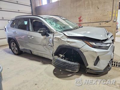 Czwarte zdjęcie samochodu z boku: 2025 TOYOTA RAV4 HYBRID XLE VIN:JTMRWRFV1SJ075526 - miniatura
