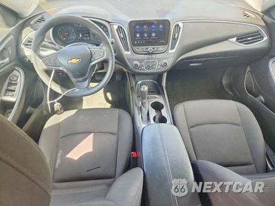 Zdjęcie 8 z 12 samochodu: 2019 CHEVROLET MALIBU LT VIN:1G1ZD5ST2KF111089 - miniatura