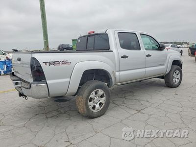 Trzecie zdjęcie samochodu z tyłu: 2013 TOYOTA TACOMA PRERUNNER V6 VIN:5TFJU4GN7DX033351 - miniatura