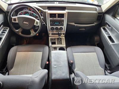 Zdjęcie 8 z 13 samochodu: 2009 JEEP LIBERTY LIMITED VIN:1J8GN58K69W512125 - miniatura