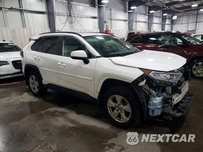 Czwarte zdjęcie samochodu z boku: 2021 TOYOTA RAV4 XLE VIN:2T3P1RFV8MW172491 - miniatura