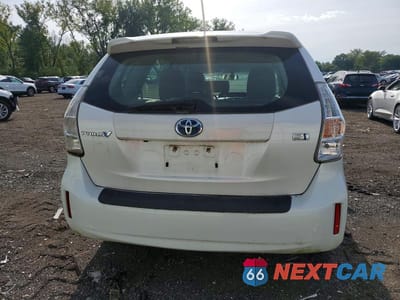 Zdjęcie 6 z 12 samochodu: 2013 TOYOTA PRIUS V THREE VIN:JTDZN3EU8D3194030 - miniatura