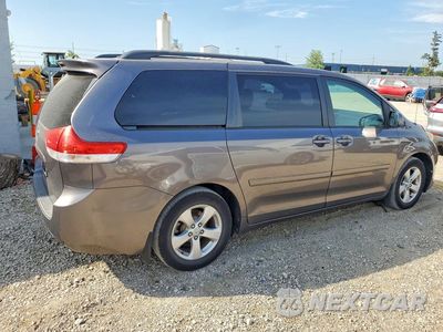 Trzecie zdjęcie samochodu z tyłu: 2011 TOYOTA SIENNA LE VIN:5TDKK3DCXBS062482 - miniatura