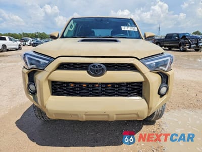 Piąte zdjęcie samochodu w środku: 2016 TOYOTA 4RUNNER TRAIL VIN:JTEBU5JR8G5362657 - miniatura